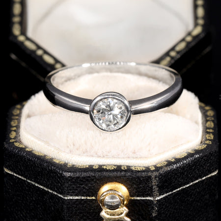 The Vintage 1998 Brilliant Cut Diamond Sleek Ring