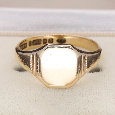 The Vintage 1953 9ct Gold Rectangle Signet Ring