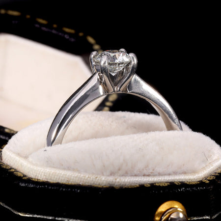 The Art of Ring Settings: Elevating Antique and Vintage Gems