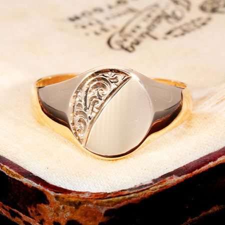 The Vintage 1988 9ct Gold Oval Engraved Corner Signet Ring