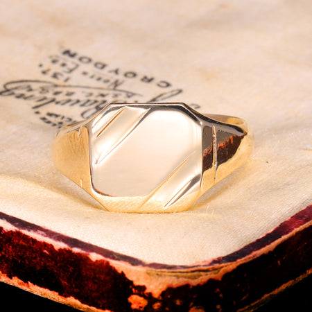 The Vintage 9ct Gold Lined Pattern Signet Ring