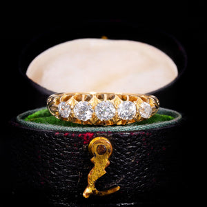 Why Valentine’s Day Is Perfect for an Antique Engagement Ring