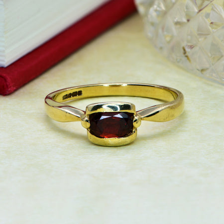 The Vintage Clasped Garnet Ring - Antique Jewellers