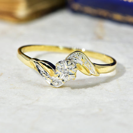 The Contemporary 9ct Gold Star Solitaire Diamond Ring - Antique Jewellers