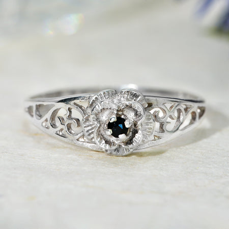 The Vintage 1981 Sapphire Flowerhead Silver Ring - Antique Jewellers