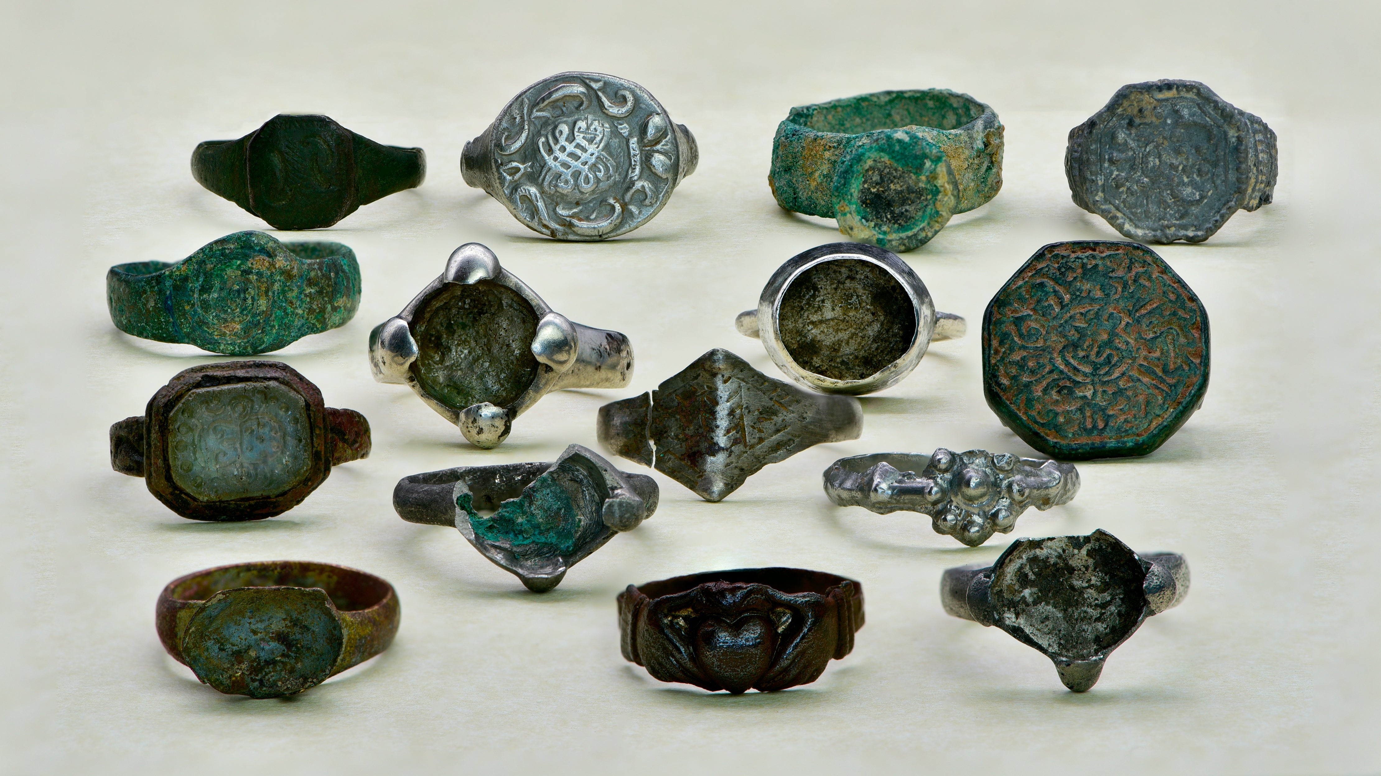 Fifteen Various Ancient and Medieval Rings – Antique Jewellers