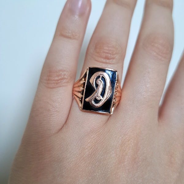 The Vintage Initial Gothic D Ring - Antique Jewellers