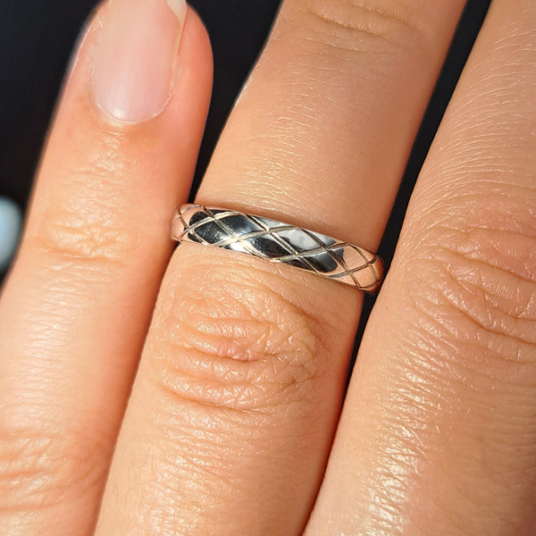 The Contemporary Platinum Quilted Wedding Ring