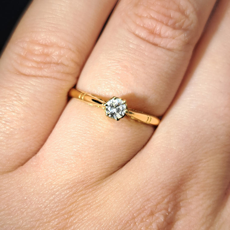 The Vintage 1990 Solitaire Brilliant Cut Diamond Petite Ring