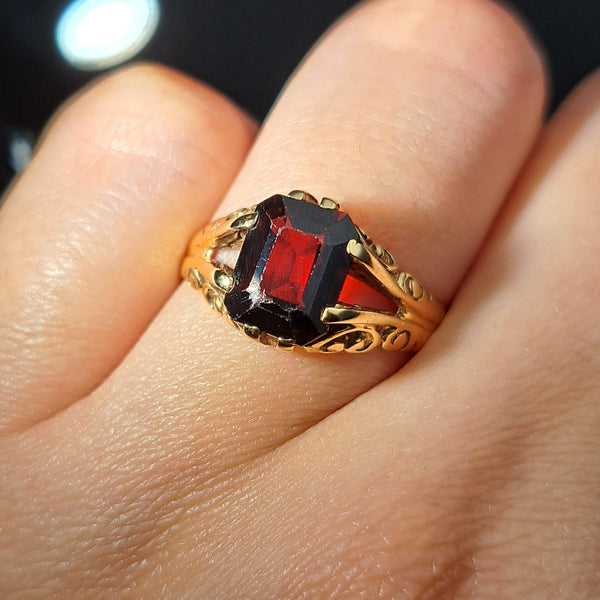 The Vintage 1991 Garnet Solitaire Signet Ring