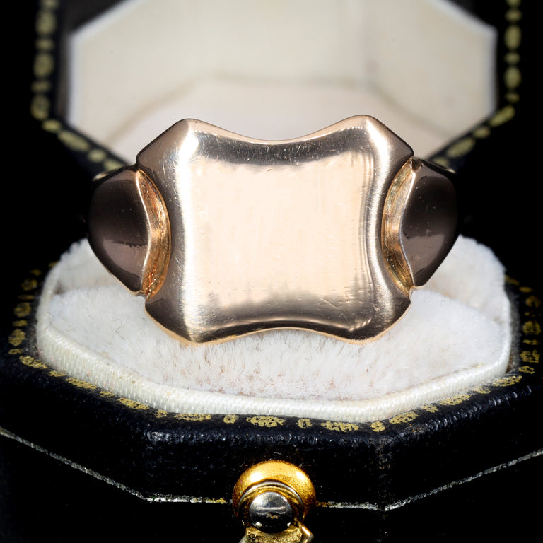 The Antique 1913 9ct Gold Signet Ring