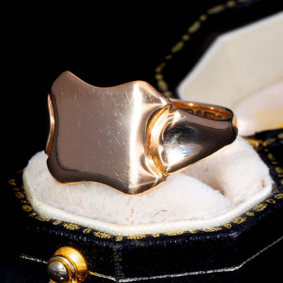 The Antique 1913 9ct Gold Signet Ring