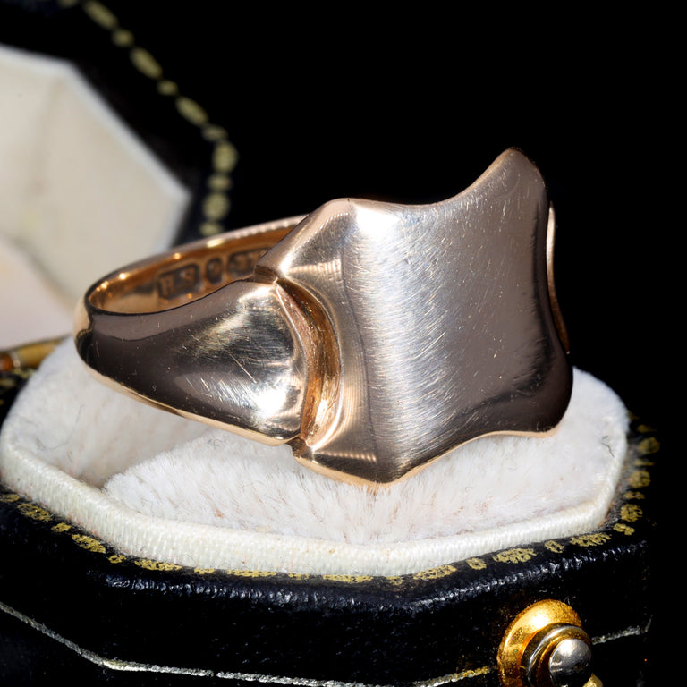 The Antique 1913 9ct Gold Signet Ring