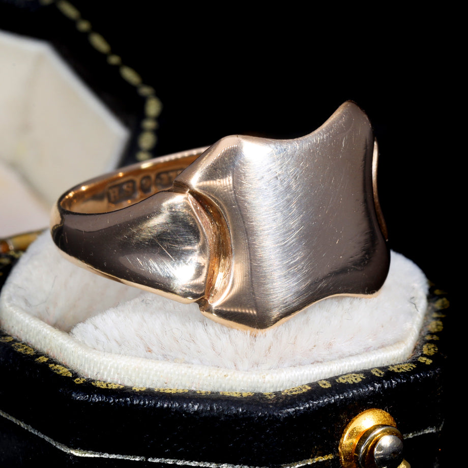 The Antique 1913 9ct Gold Signet Ring