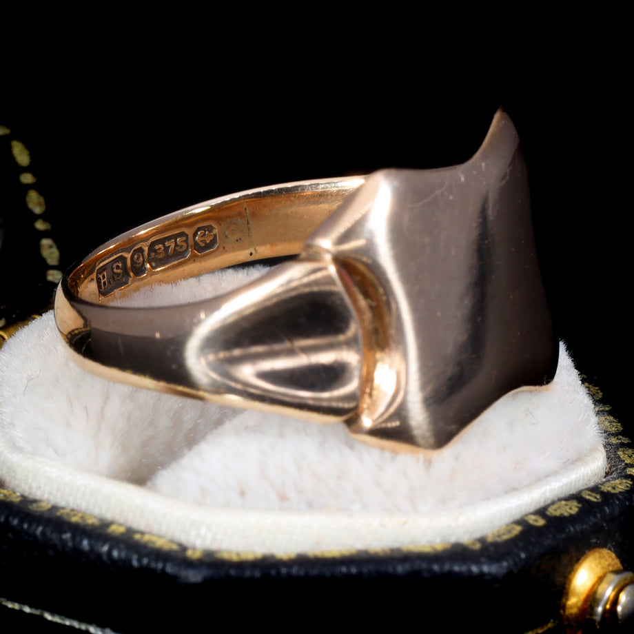 The Antique 1913 9ct Gold Signet Ring