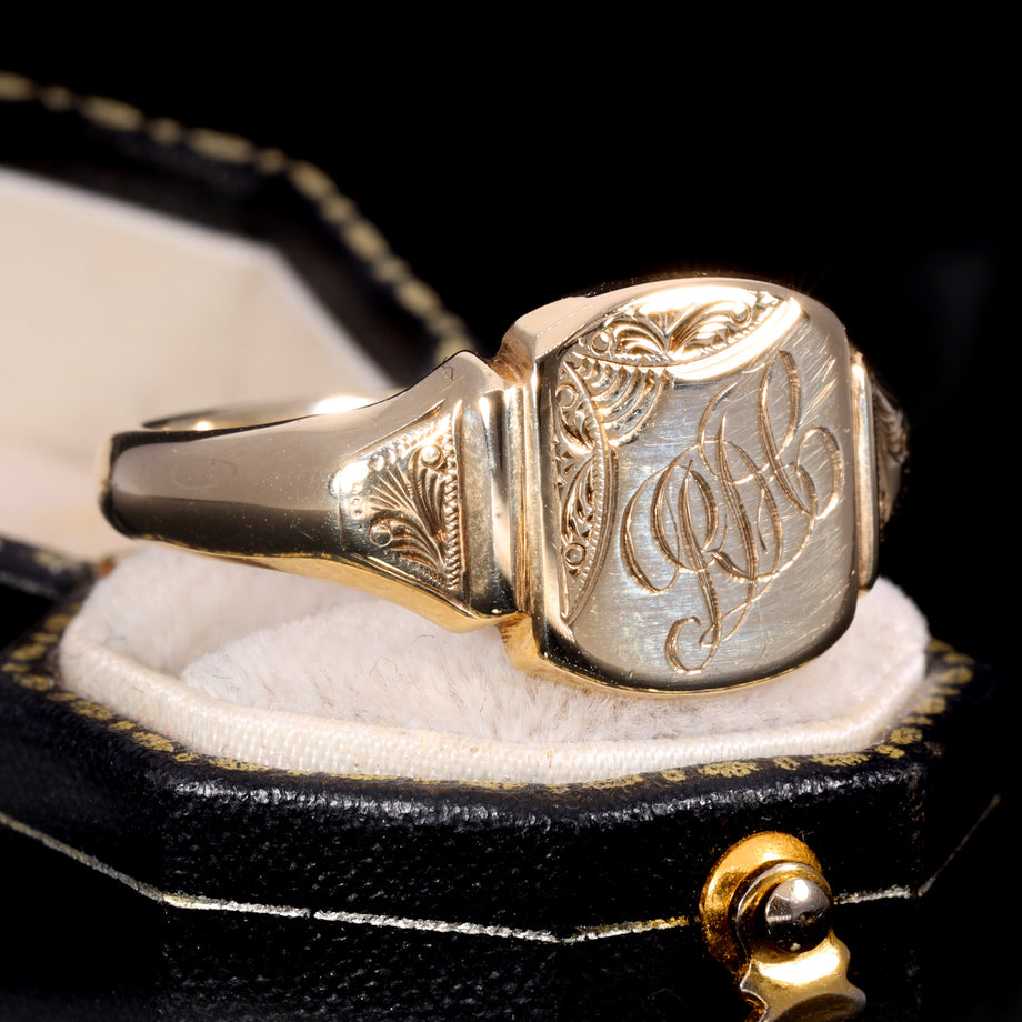The Vintage 1965 "RDL" Initials Signet Ring