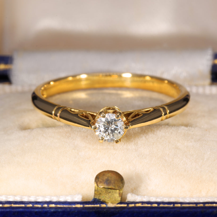 The Vintage 1990 Solitaire Brilliant Cut Diamond Petite Ring