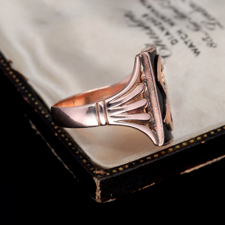 The Vintage Initial Gothic D Ring - Antique Jewellers