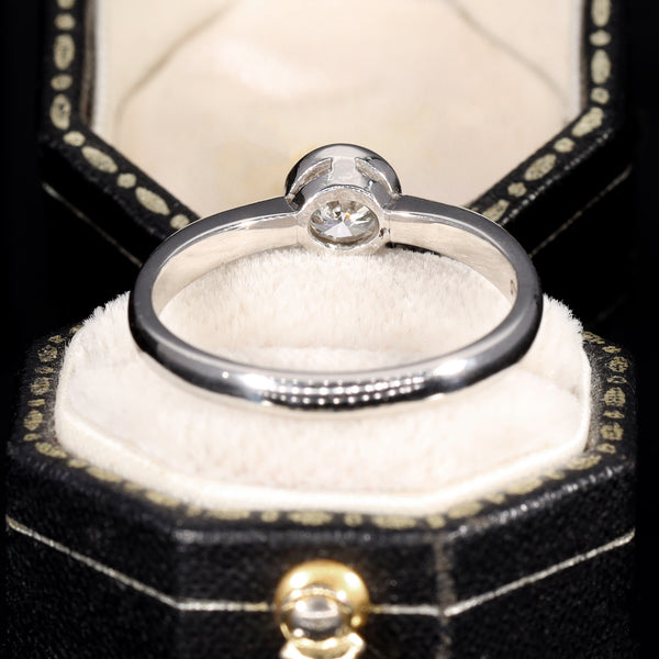 The Vintage 1998 Brilliant Cut Diamond Sleek Ring