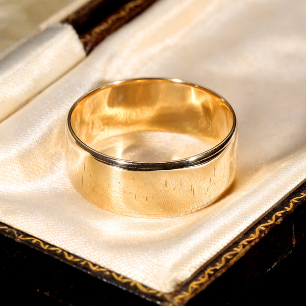 The Vintage 1992 9ct Lined Wedding Ring