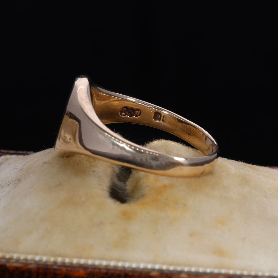 The Vintage Onyx Signet Classic Ring