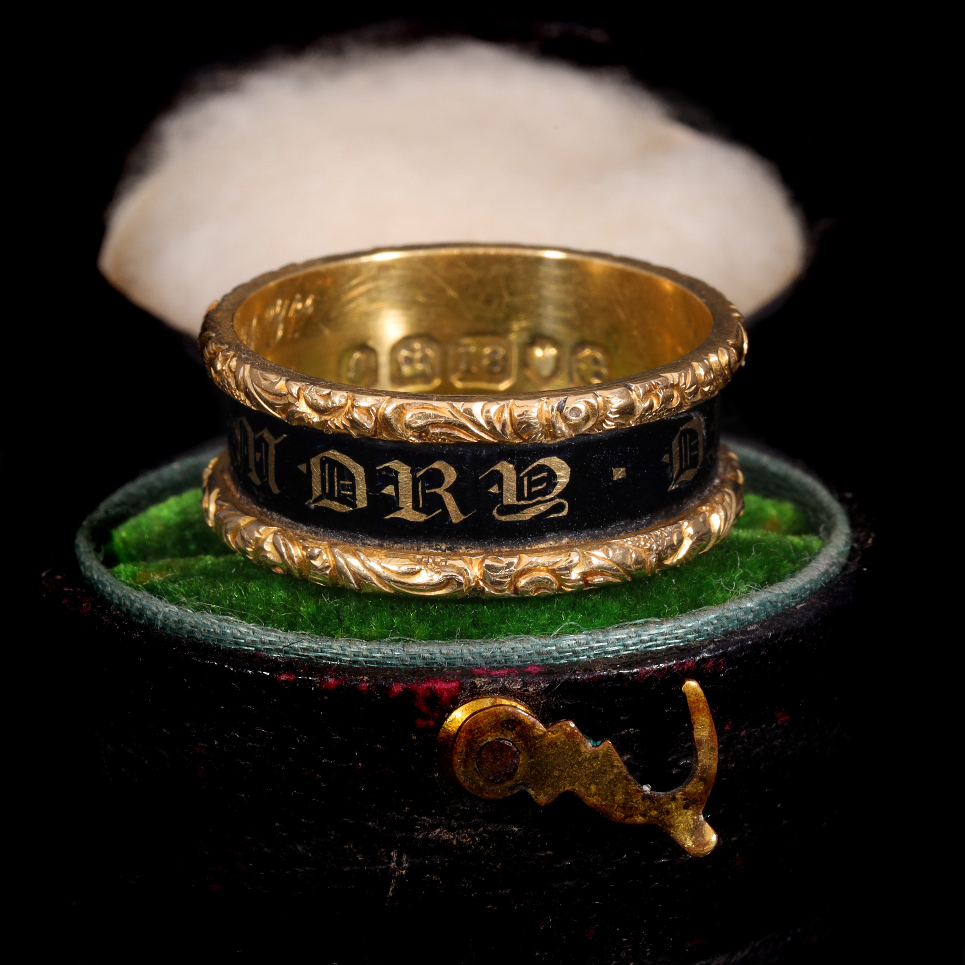 The Antique Victorian 1837 'In Memory Of' 18ct Gold Engraved Mourning