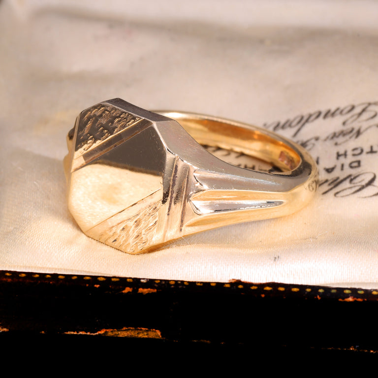 The Vintage 1990 9ct Gold Heavy Patterned Signet Ring