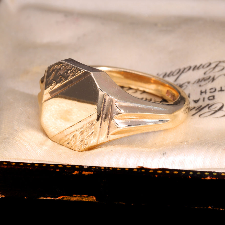 The Vintage 1990 9ct Gold Heavy Patterned Signet Ring
