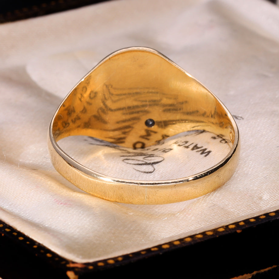 The Vintage 1991 Diamond 9ct Gold Oval Engraved Signet Ring