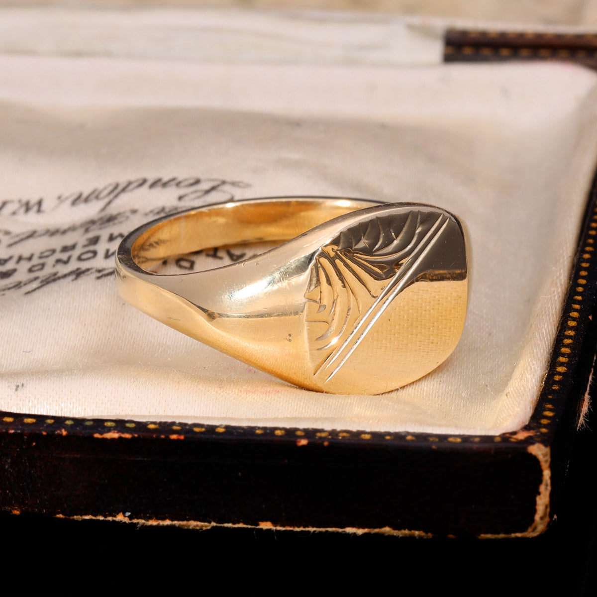 The Vintage 1989 9ct Gold Square Pattern Signet Ring