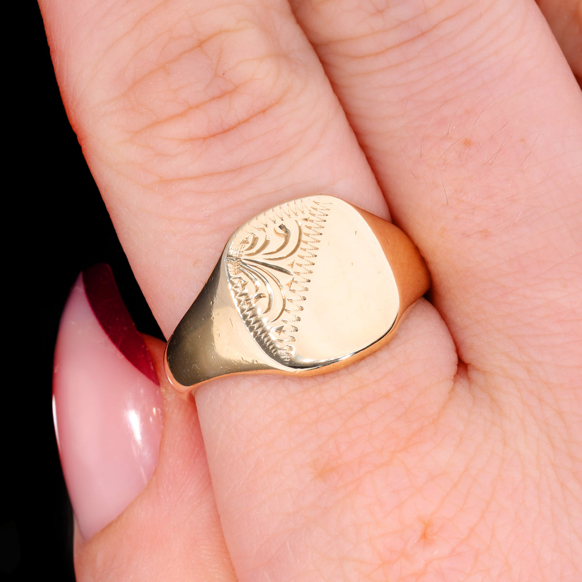 The Vintage 9ct Gold Square Pattern Signet Ring