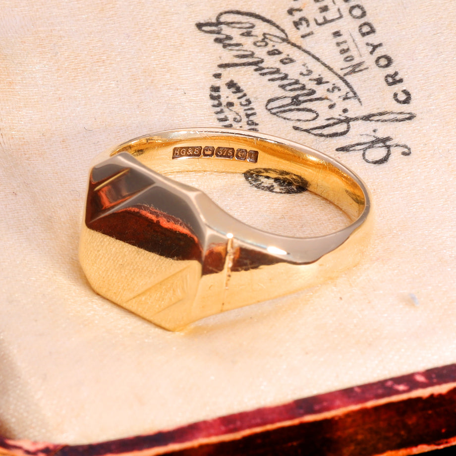 The Vintage 9ct Gold Lined Pattern Signet Ring