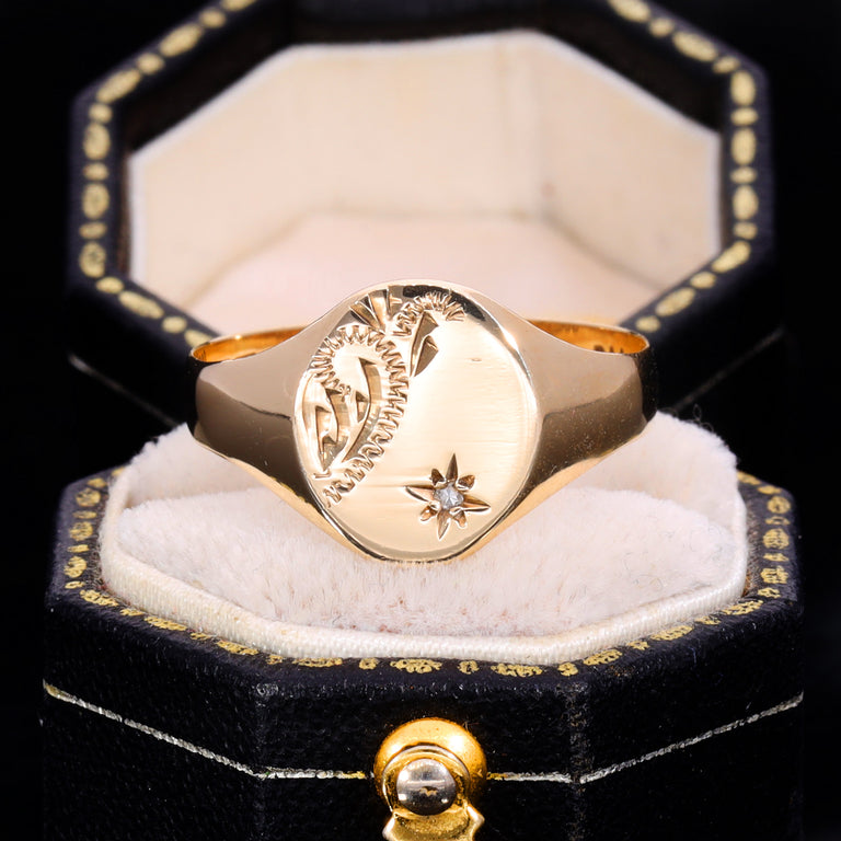 The Vintage 1992 Star Set Diamond Signet Ring