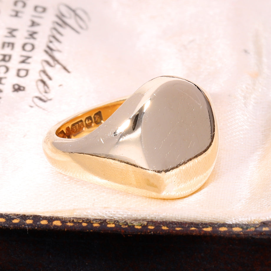 The Vintage 1964 9ct Gold Oval Petite Signet Ring