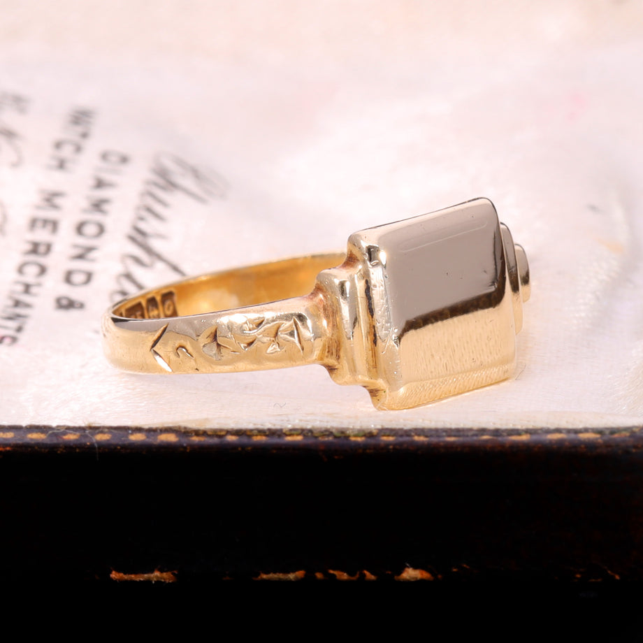 The Vintage 1963 9ct Gold Foliate Stepped Shoulder Signet Ring