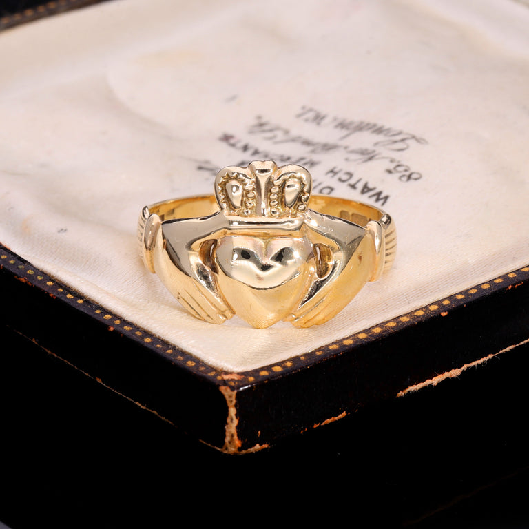 The Vintage 1967 9ct Gold 5.19g Claddagh Ring