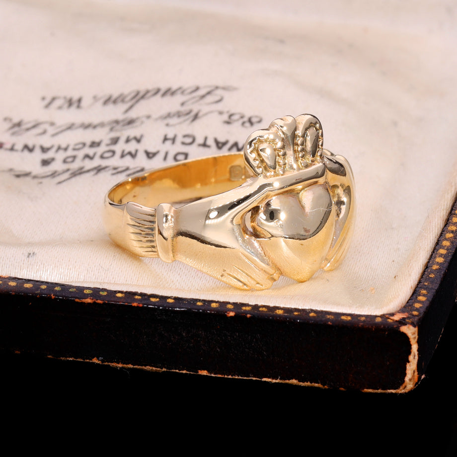 The Vintage 1967 9ct Gold 5.19g Claddagh Ring