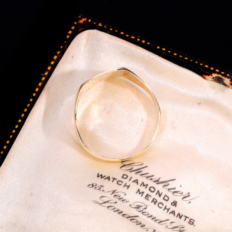 The Vintage 9ct Gold Square Diagonal Pattern Signet Ring