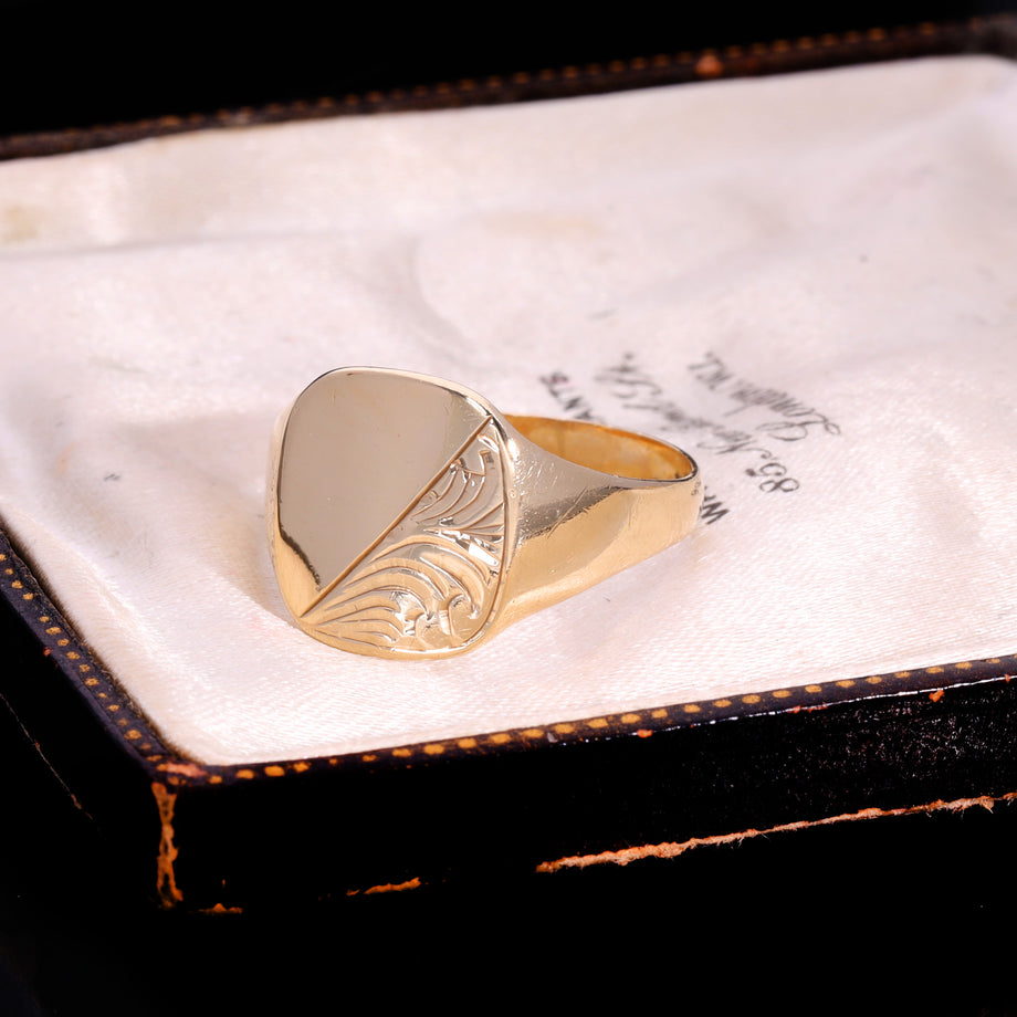The Vintage 9ct Gold Square Diagonal Pattern Signet Ring