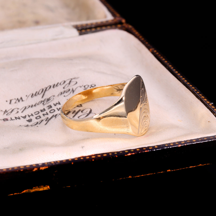 The Vintage 9ct Gold Square Diagonal Pattern Signet Ring
