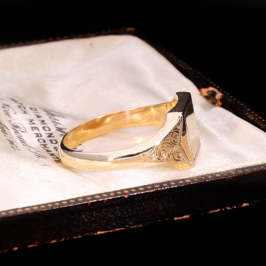 The Vintage 1952 9ct Gold Square Foliate Shoulder Signet Ring