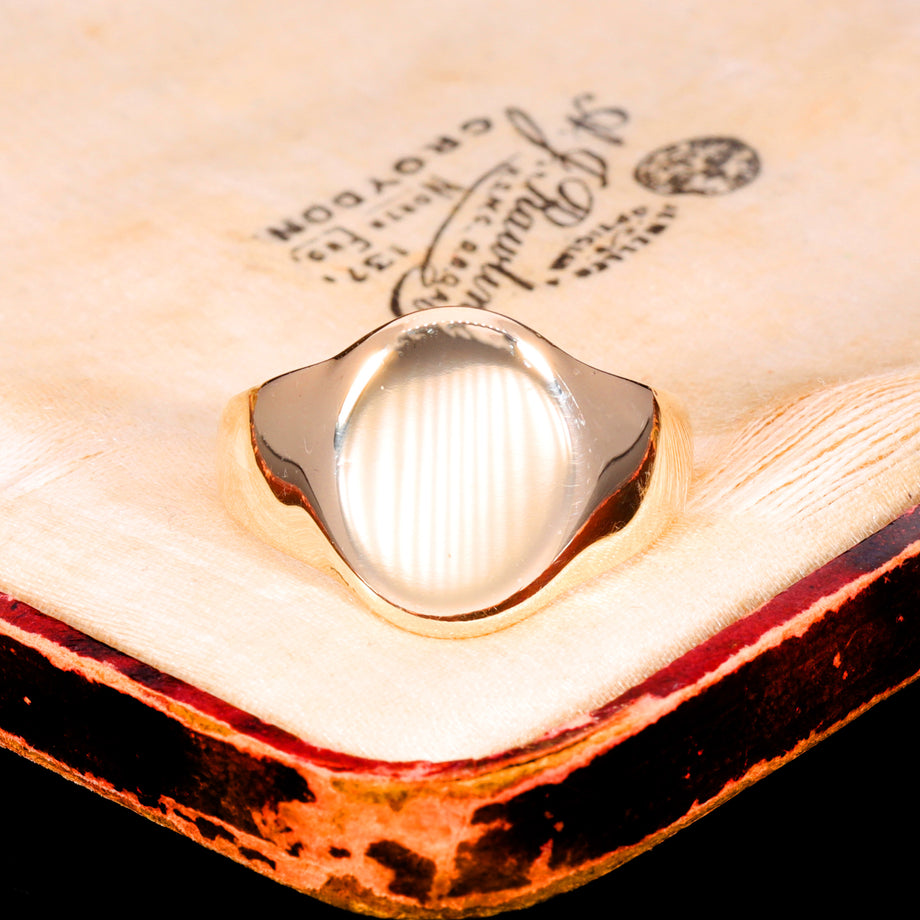 The Vintage 1993 9ct Gold Plain Oval Signet Ring