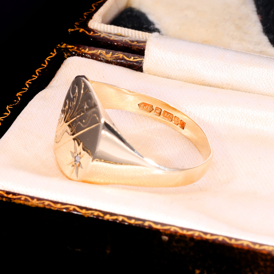 The Vintage Star Set Diamond Patterned Signet Ring