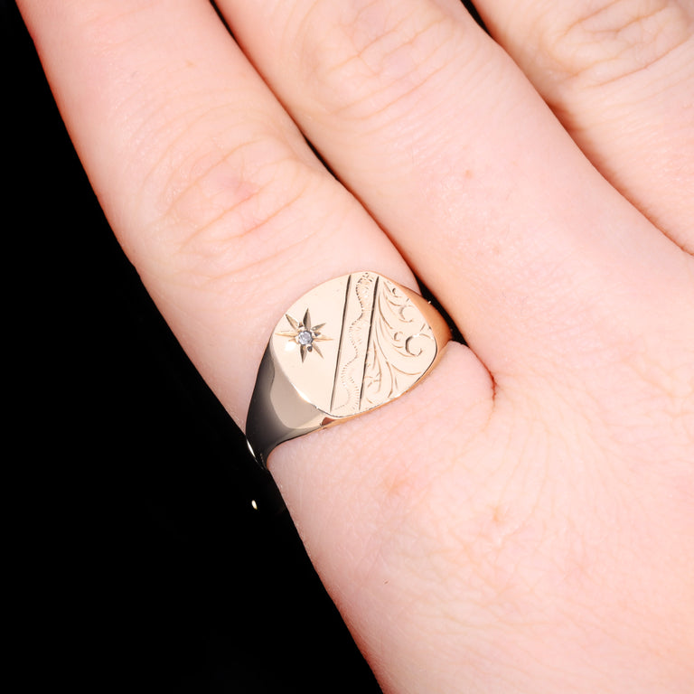 The Vintage Star Set Diamond Patterned Signet Ring
