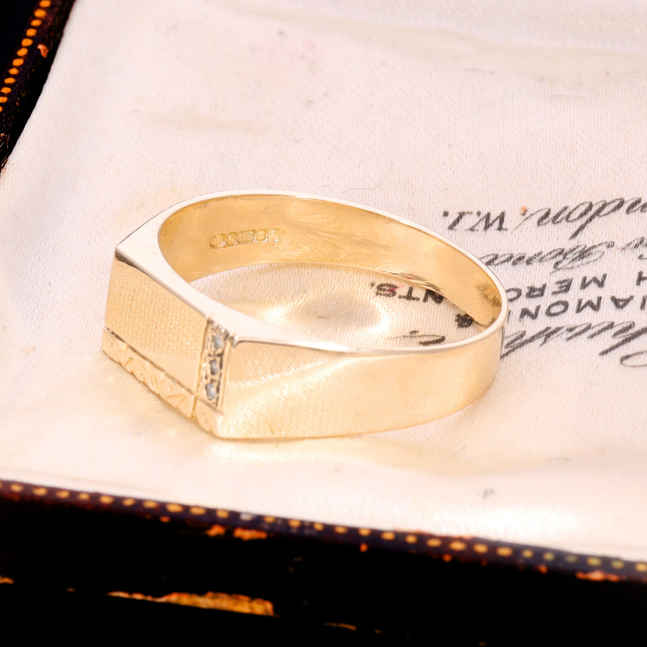 The Vintage 1994 9ct Gold Rectangle Diamond Signet Ring
