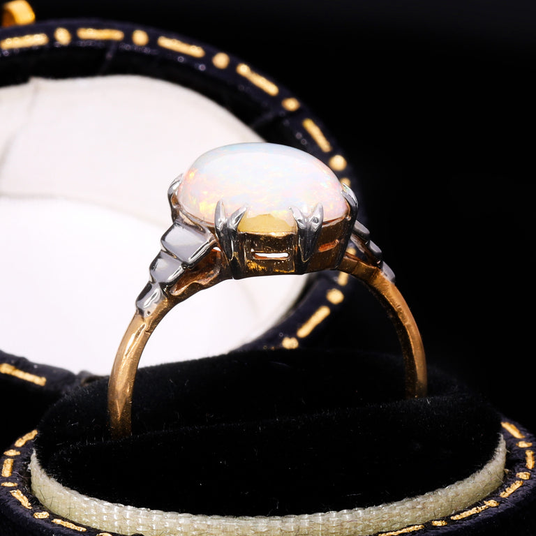 The Vintage 22ct Gold Stepped Shoulder Opal Ring