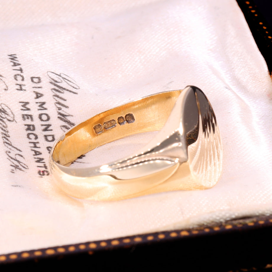 The Vintage 1978 9ct Gold Swirl Pattern Signet Ring
