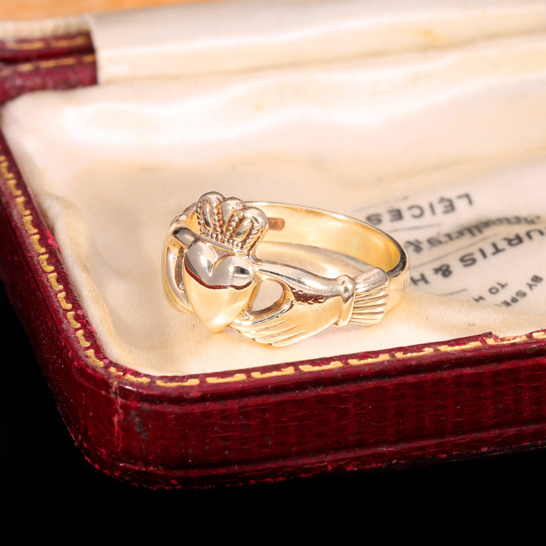 The Vintage 2.63g 9ct Gold Made In Galway Claddagh Ring