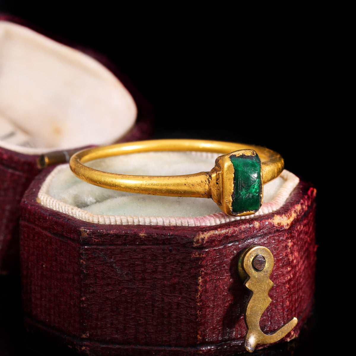 The Ancient Medieval 14th Century Emerald Cabochon Ring