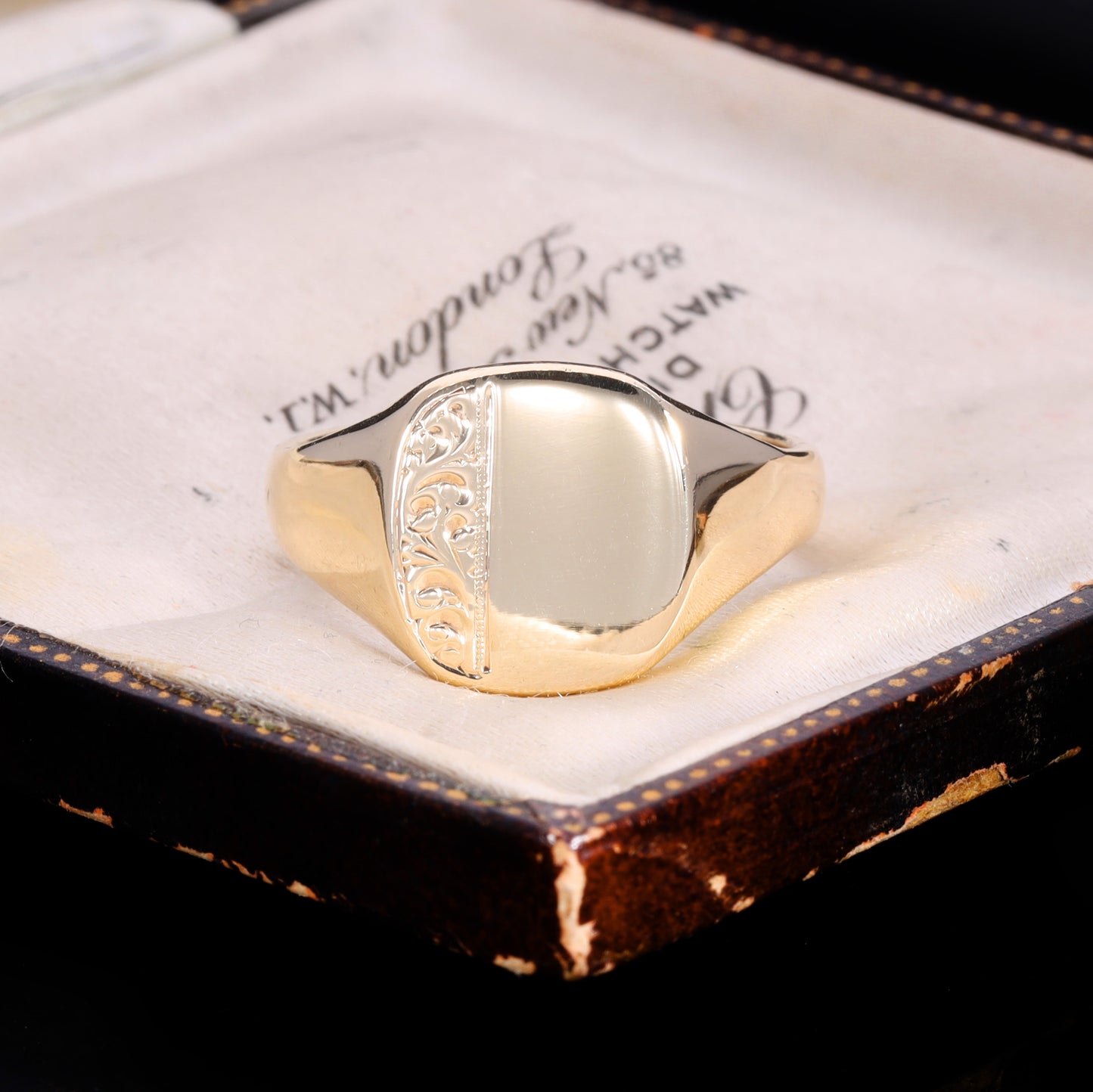 The Vintage 6.71g Rounded Square Engraved Signet Ring